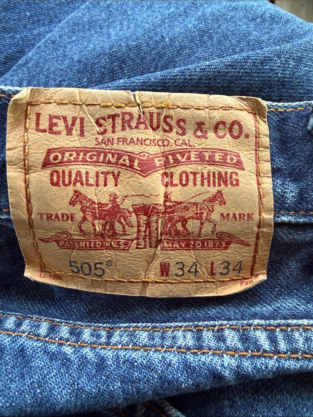 Levis 505 Regular Fit Jeans Men’s 34X34 Medium Wash denim 100% Cotton